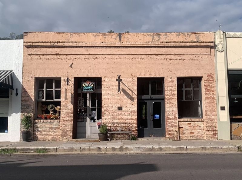 Bogan & Company Building image. Click for full size.