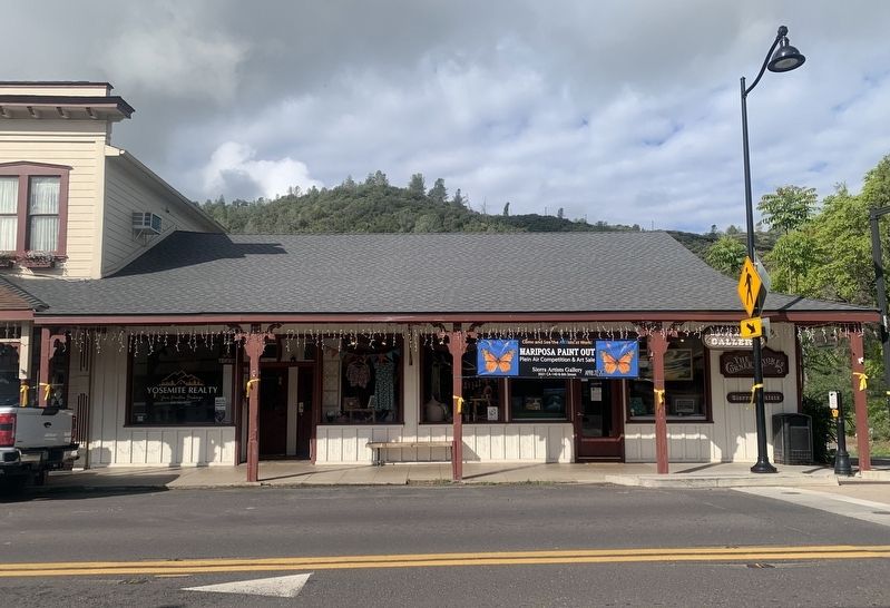 Site of the former Gishel Hotel and Bakery image. Click for full size.