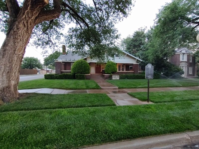 Bledsoe House & Marker image. Click for full size.