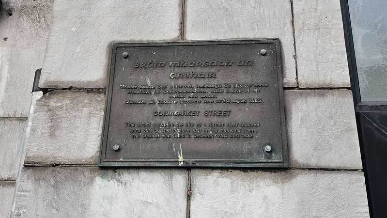 Sr�id Mhargadh an Arbhair / Cornmarket Street Marker image. Click for full size.
