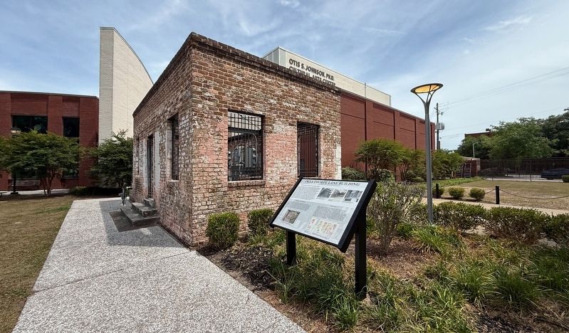 Oglethorpe Lane Building Marker image. Click for full size.