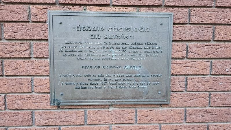 L�thair Chaisle�n an Scid�gh / Site of Skiddys Castle Marker image. Click for full size.