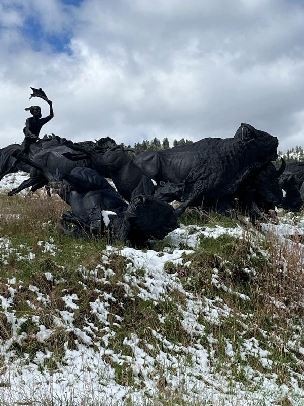 Nearby sculpture image. Click for full size.