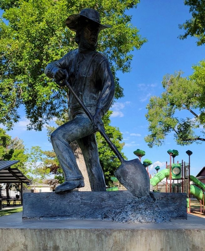 Edward Robinson Statue. Click for full size. Edward Robinson Statue image. Click for full size.