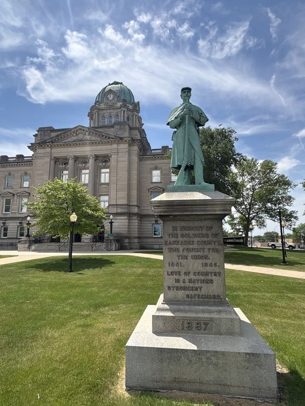 Kankakee County Civil War Memorial at the county courthouse image. Click for full size.
