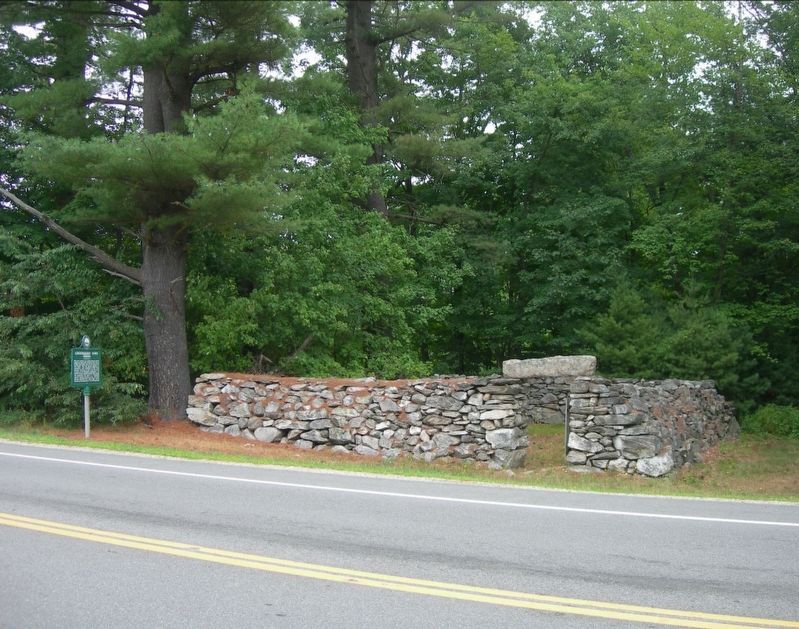 Londonderry Town Pound & Marker. Click for full size. Londonderry Town Pound & Marker image. Click for full size.