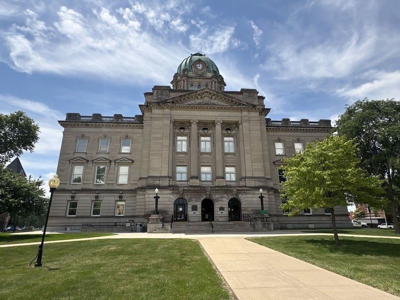 Kankakee County Courthouse image. Click for full size.