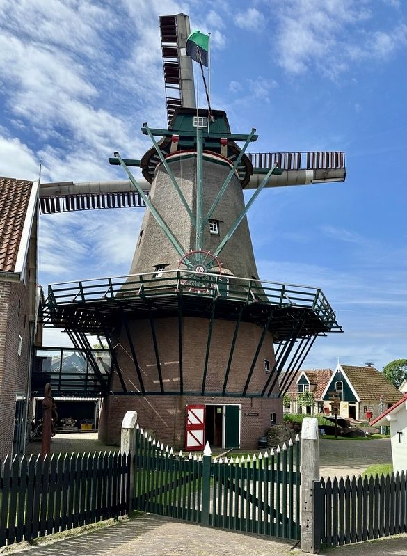 Windmill de Traanroeier image. Click for full size.