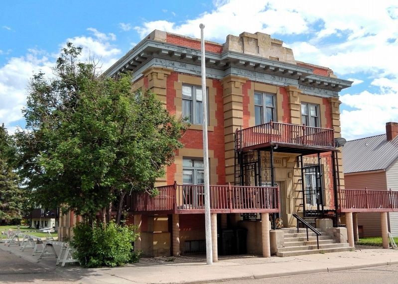 Canadian Government Post Office (<i>northwest elevation</i>) image. Click for full size.