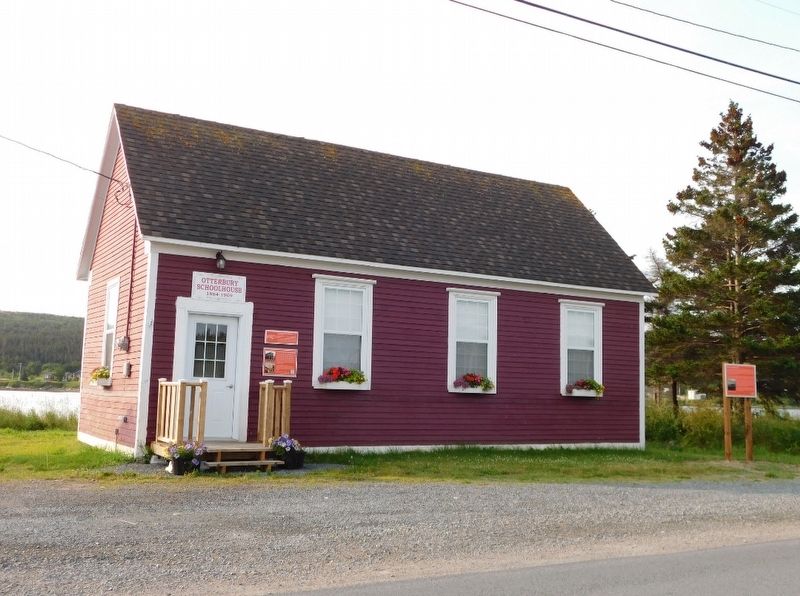 Otterbury Schoolhouse & Marker. Click for full size. Otterbury Schoolhouse & Marker image. Click for full size.