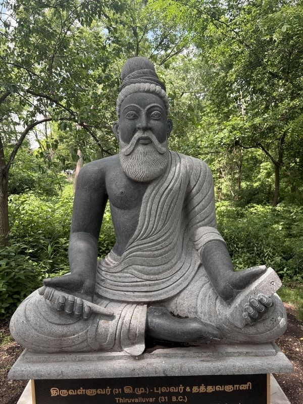 Statue close-up image. Click for full size.