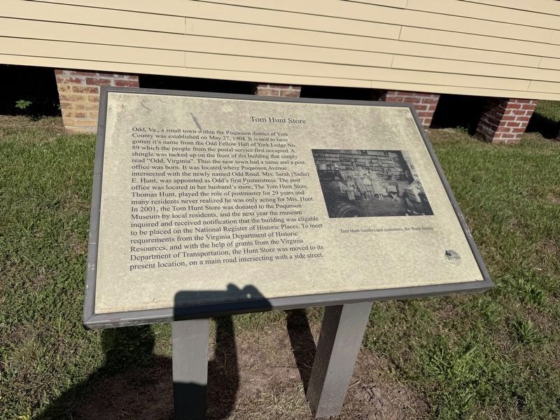 Tom Hunt Store Marker image. Click for full size.