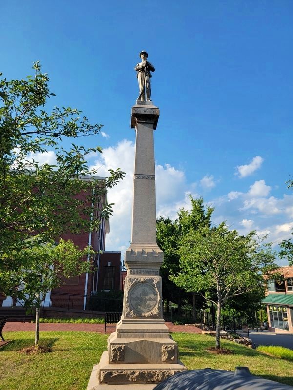 Henry County U.D.C. Monument. Click for full size. Henry County U.D.C. Monument image. Click for full size.