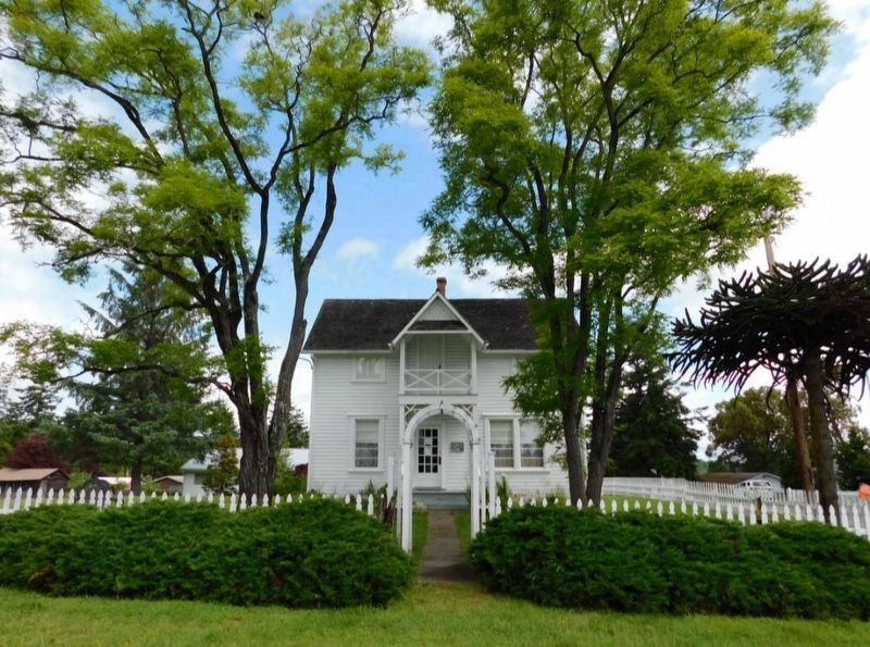 James F. King Farmhouse & Marker image. Click for full size.