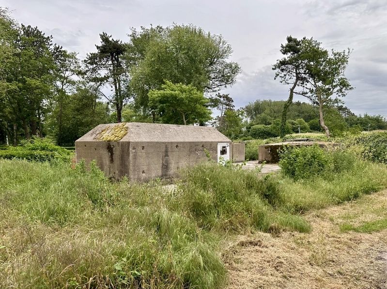 Batterij Begraafplaats / Battery ‘Cemetery’ Marker - wide view. Click for full size. Batterij Begraafplaats / Battery ‘Cemetery’ Marker - wide view image. Click for full size.