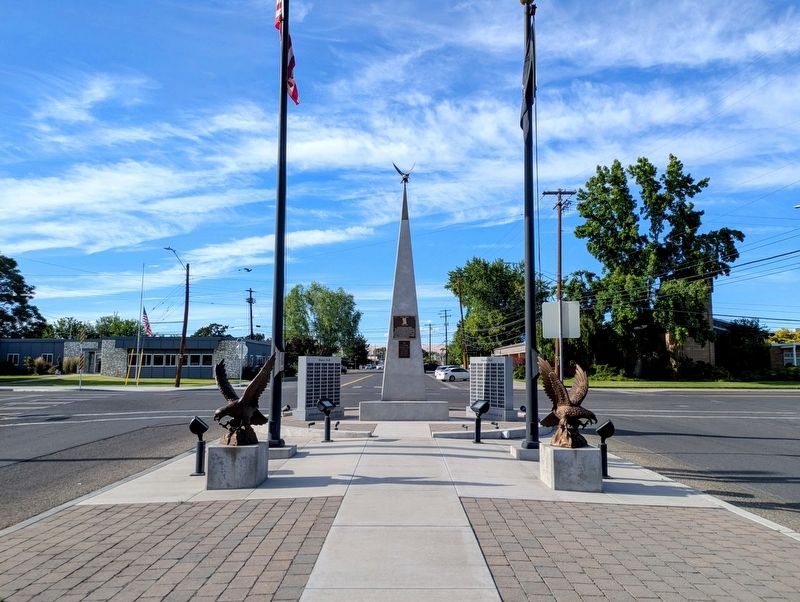 Jerry Taylor Veterans Plaza image. Click for full size.