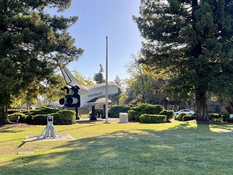 Space Shuttle marker and model. Click for full size. Space Shuttle marker and model image. Click for full size.