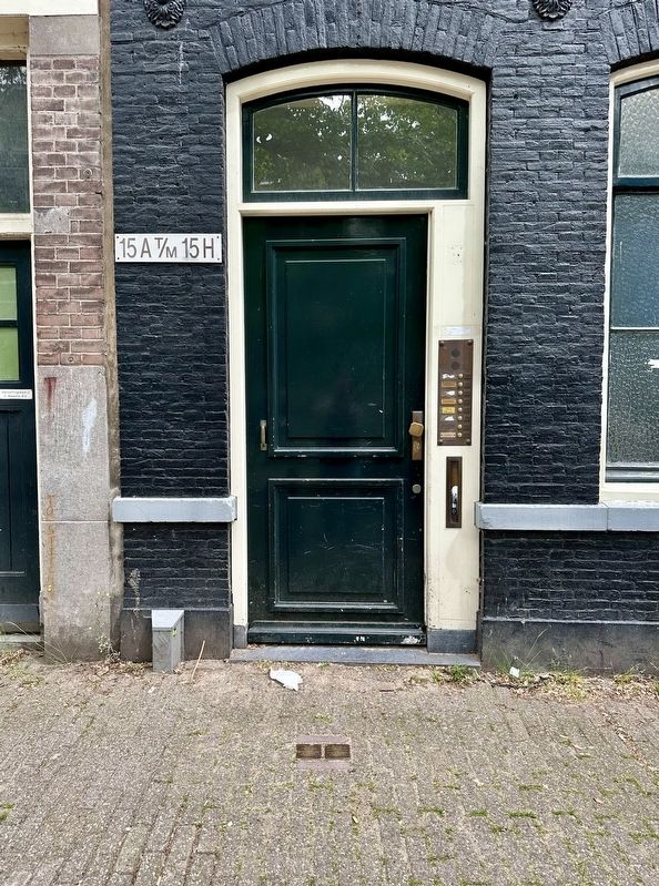 Malli Rothschild stolperstein - wide view image. Click for full size.