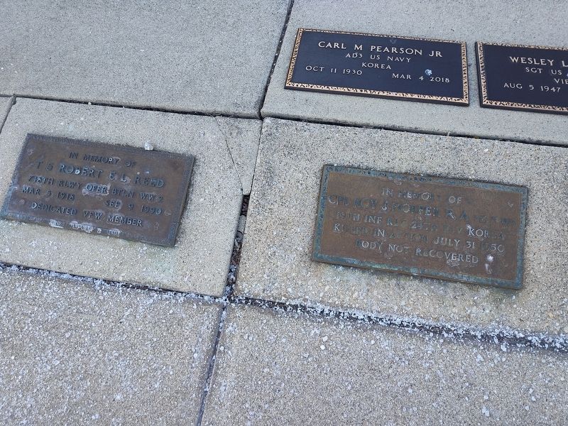 Veterans of Foreign Wars Veterans Memorial image. Click for full size.