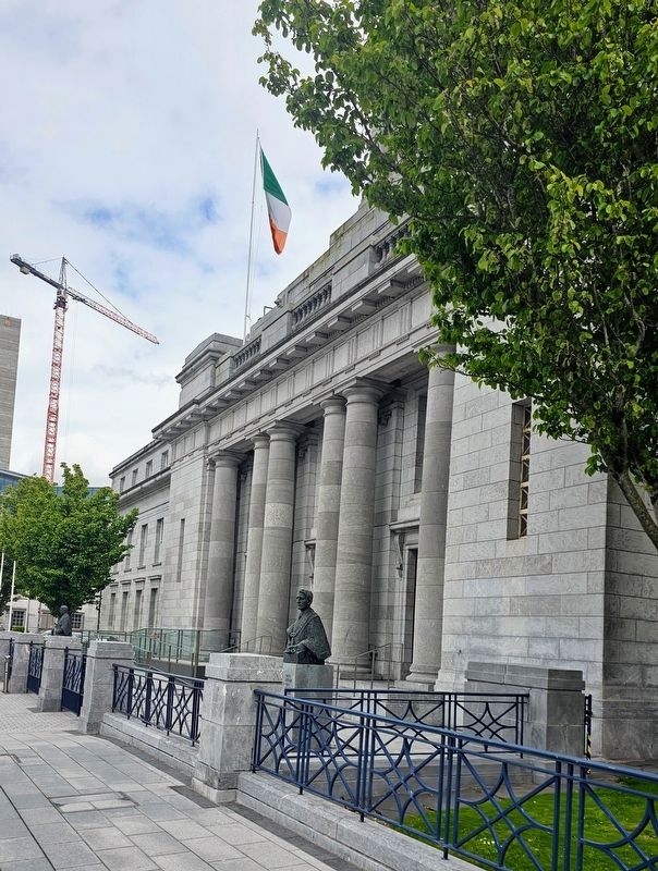 Cork City Hall. Click for full size. Cork City Hall image. Click for full size.