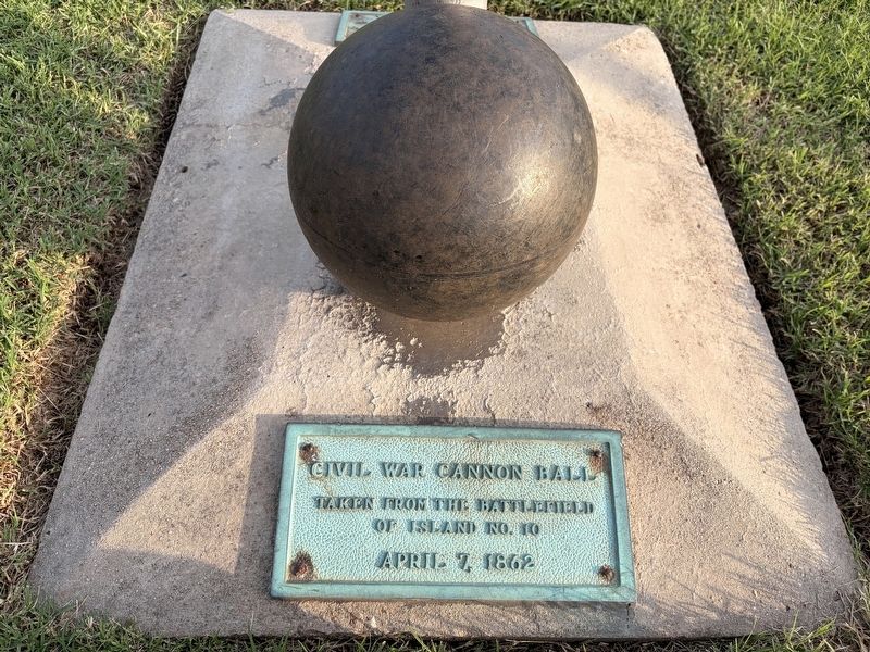 Civil War Cannon Ball Marker image. Click for full size.