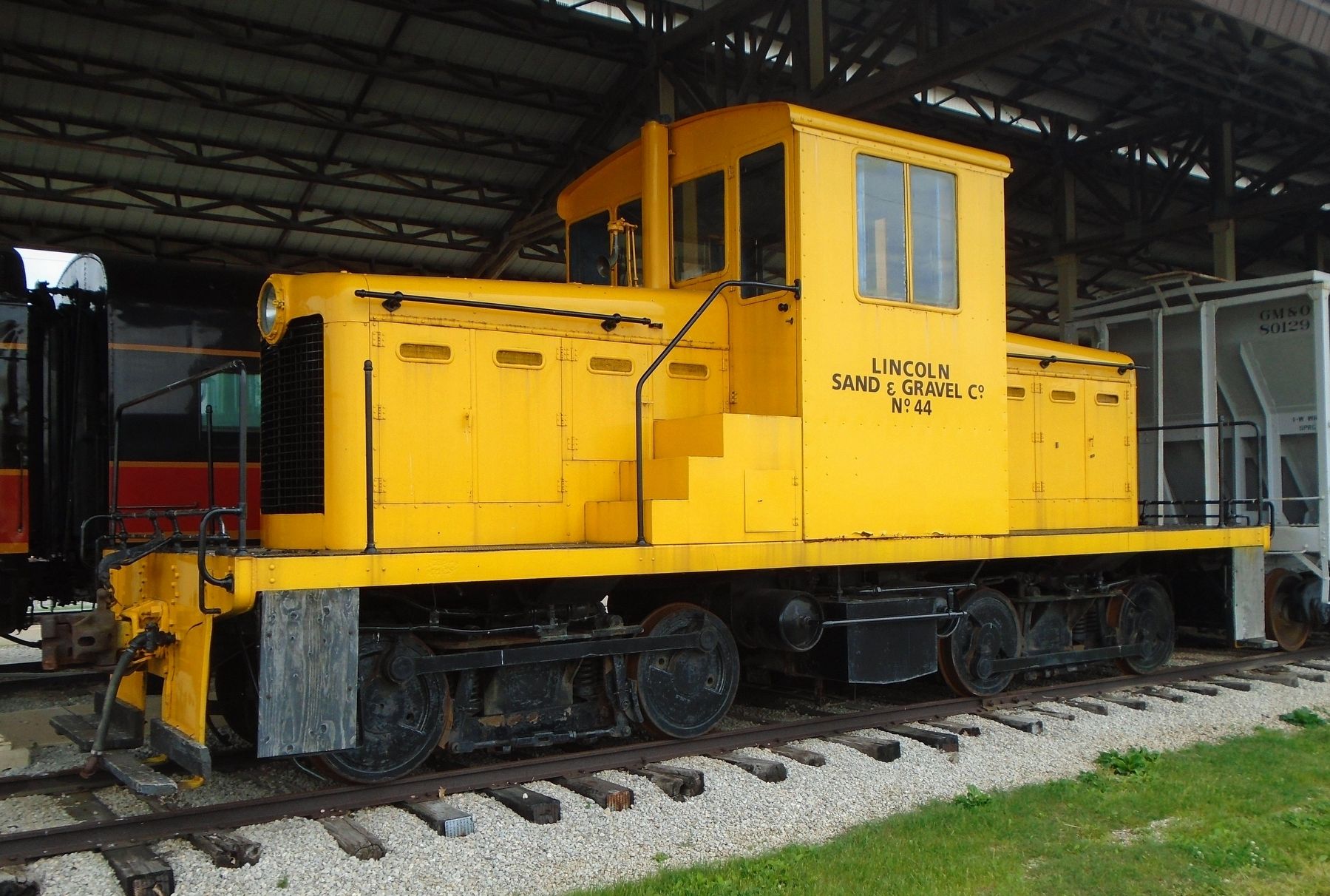 Lincoln Sand & Gravel No. 44. Click for full size. Lincoln Sand & Gravel No. 44 image. Click for full size.