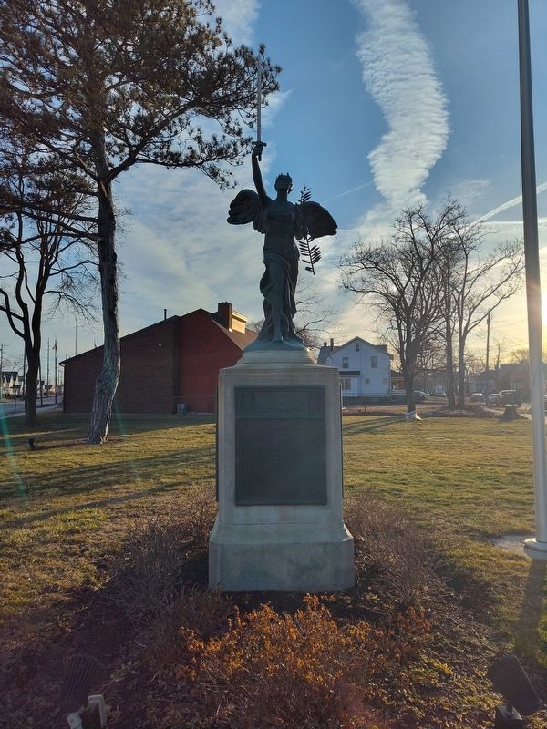 Lorain World War Memorial image. Click for full size.