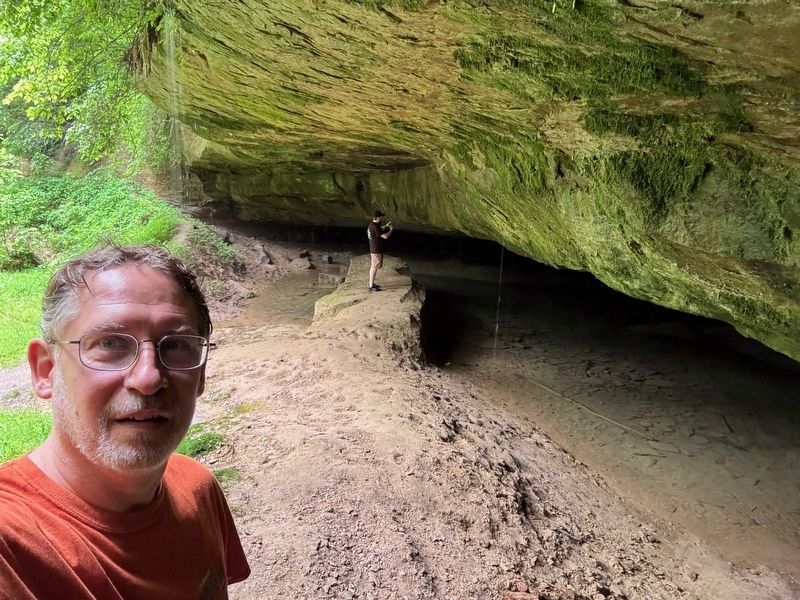 Robinson�s Cave image. Click for full size.