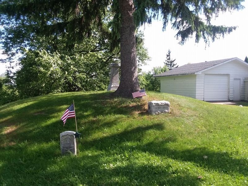 Soldiers Circle at Greenlawn Cemetery image. Click for full size.