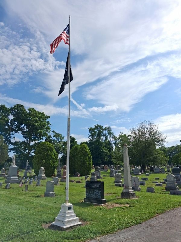 Civil War Memorial Flagpole image. Click for full size.