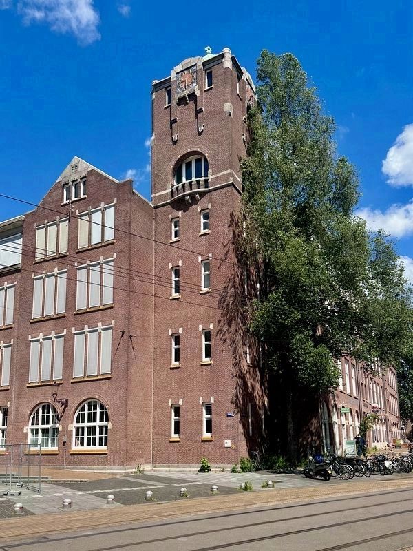 De 3de Ambachtsschool / The Third Vocational School Marker - view from west image. Click for full size.