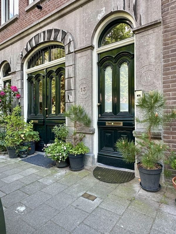 Lea Groenheim-Gobes stolperstein - wide view image. Click for full size.