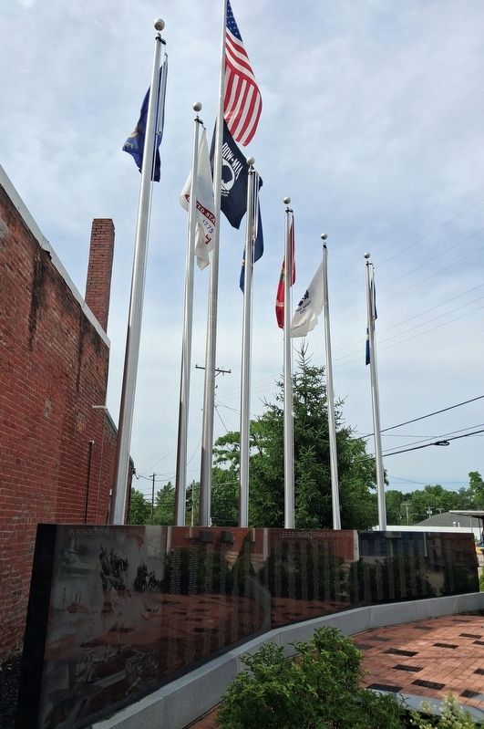 Leesburg Veterans Memorial image. Click for full size.
