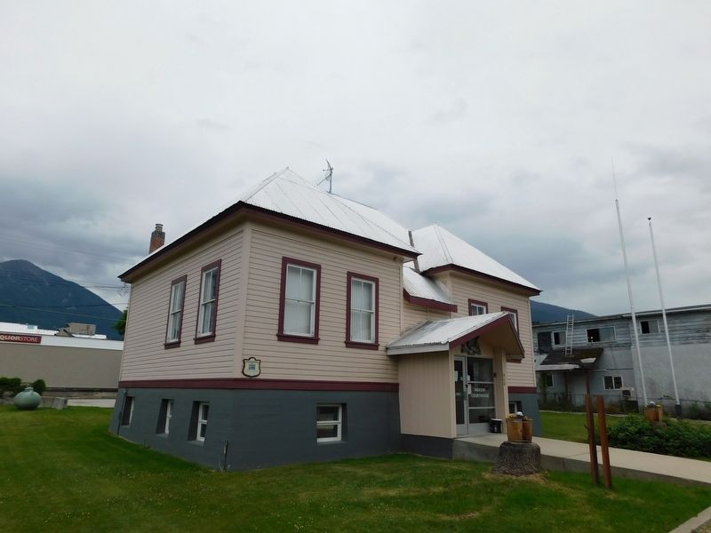 Nakusp Courthouse & Marker. Click for full size. Nakusp Courthouse & Marker image. Click for full size.