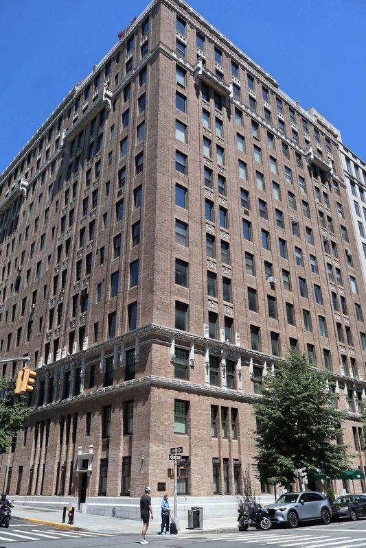 1000 Park Avenue. Click for full size. 1000 Park Avenue image. Click for full size.
