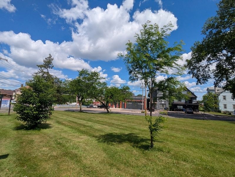 Jermain W. Loguen Marker area toward Lexington Ave image. Click for full size.