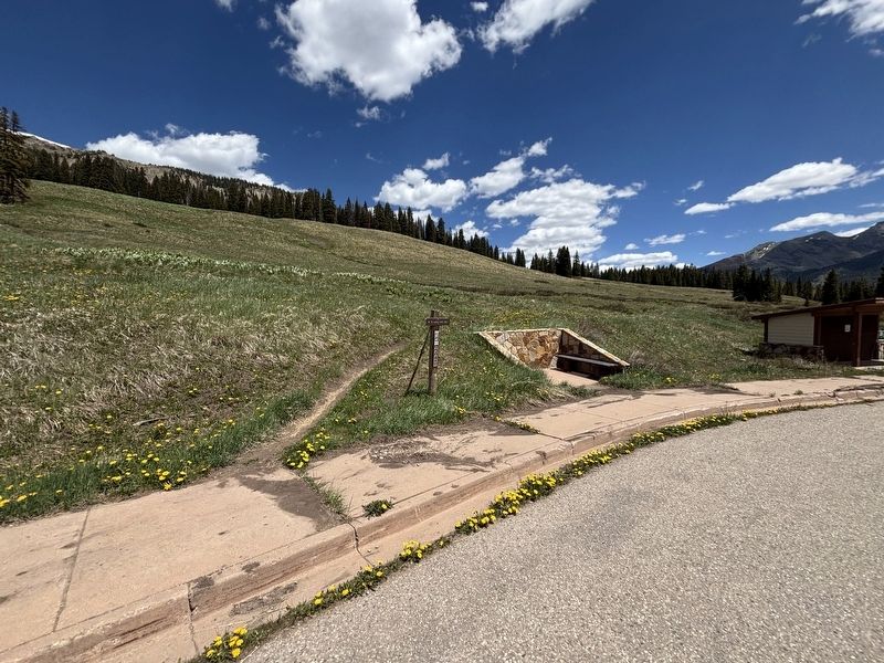 Lizard Head trailhead. Click for full size. Lizard Head trailhead image. Click for full size.