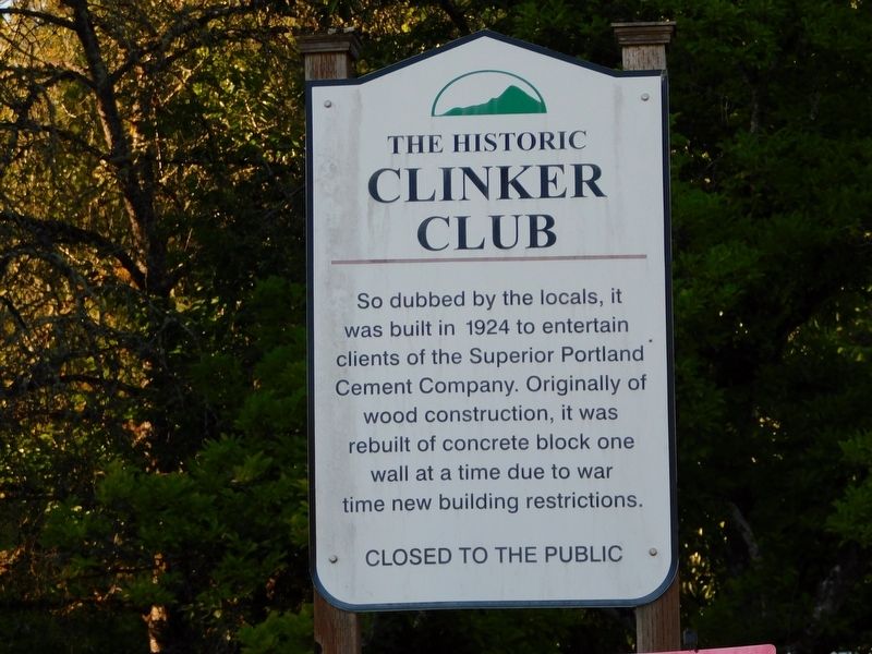 The Historic Clinker Club Marker image. Click for full size.