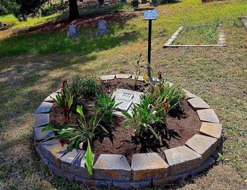Never Forget Garden Description Marker image. Click for full size.