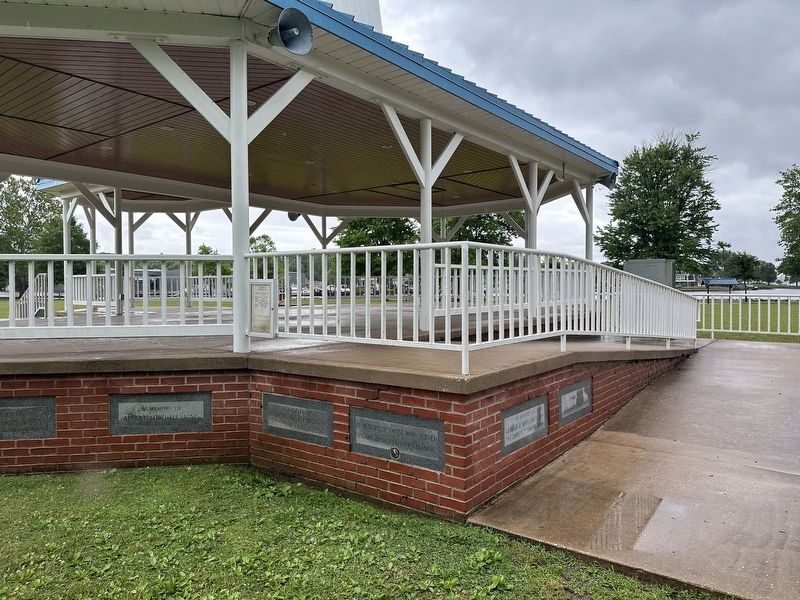 29th Infantry Division Memorial - wide view image. Click for full size.