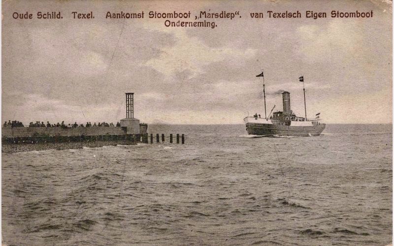Oudeschild, Texel - arrival of the TESO boat <i>Marsdiep</i>. Click for full size. Oudeschild, Texel - arrival of the TESO boat <i>Marsdiep</i> image. Click for full size.