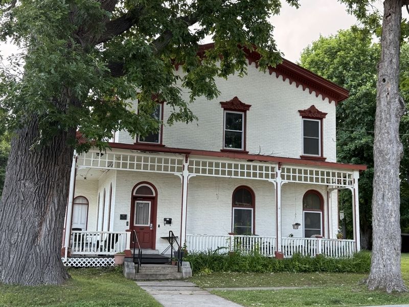 The Luther Park House image. Click for full size.