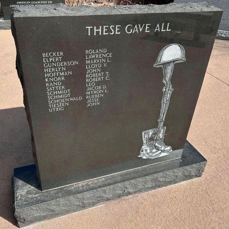 Marion Veterans Memorial image. Click for full size.