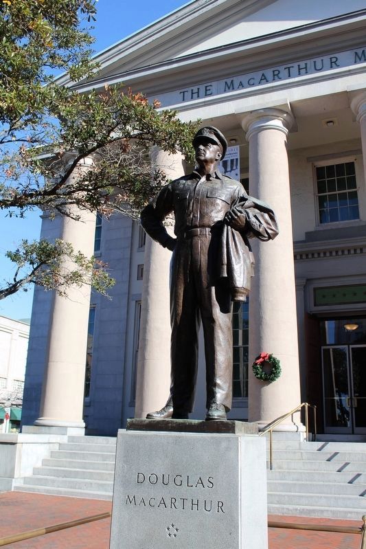 Douglas MacArthur Statue. Click for full size. Douglas MacArthur Statue image. Click for full size.