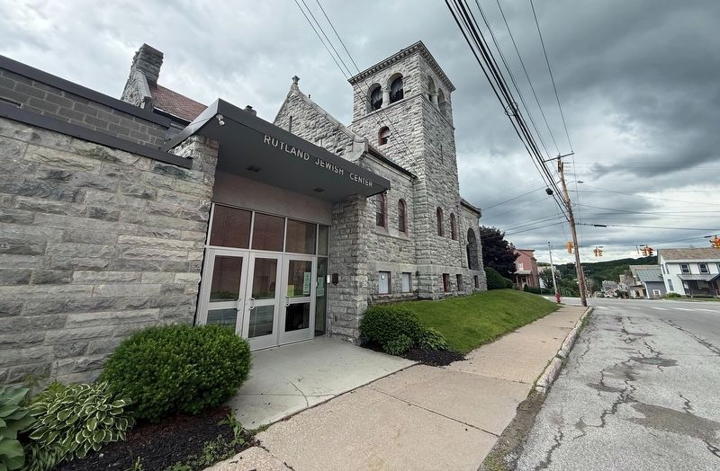Rutland Jewish Center Marker to the right of the entrance image. Click for full size.