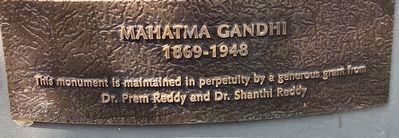 Mahatma Gandhi Monument image. Click for full size.