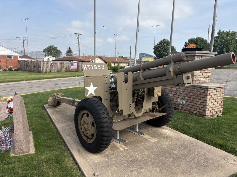 Artillery at Hometown Veterans Memorial image. Click for full size.