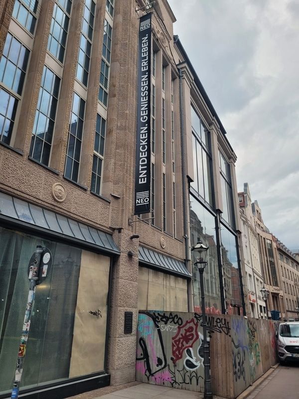 Ber�hmte Bewohner am Neumarkt / Famous Residents of the Neumarkt Marker image. Click for full size.