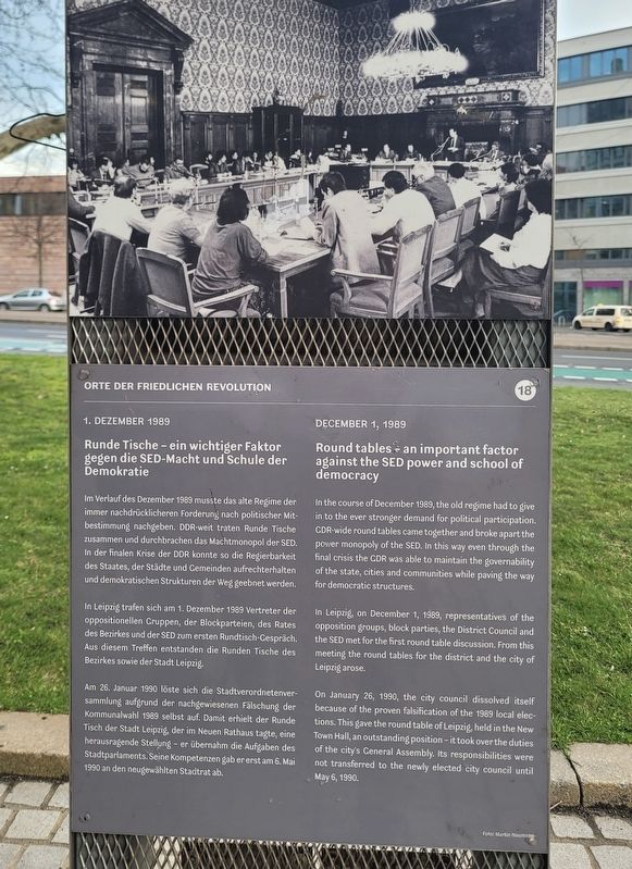 Runde Tische / Round tables Marker image. Click for full size.