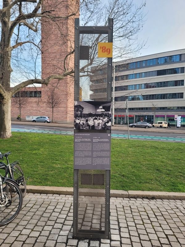 Runde Tische / Round tables Marker image. Click for full size.